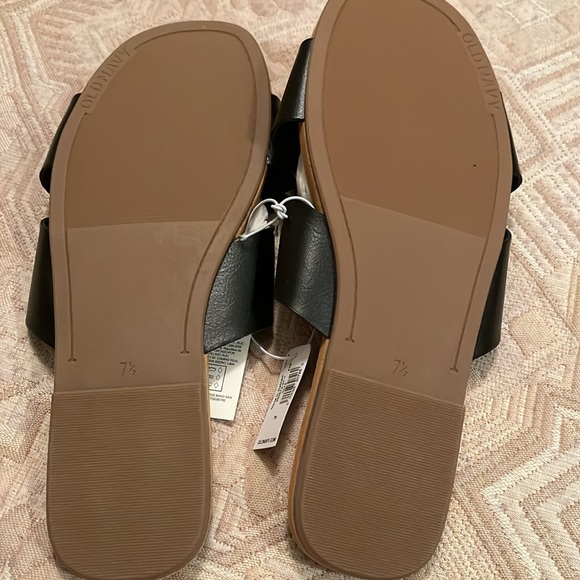 Old Navy Black Faux-Leather Cross-Strap Sandals / NWT/ 7.5 - Picture 6 of 6